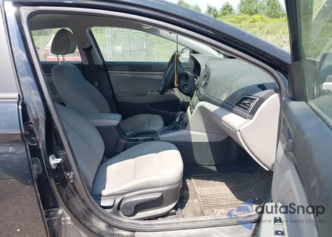 2017 Hyundai Elantra Se z USA, uszkodzony, nr VIN KMHD74LF7HU077663